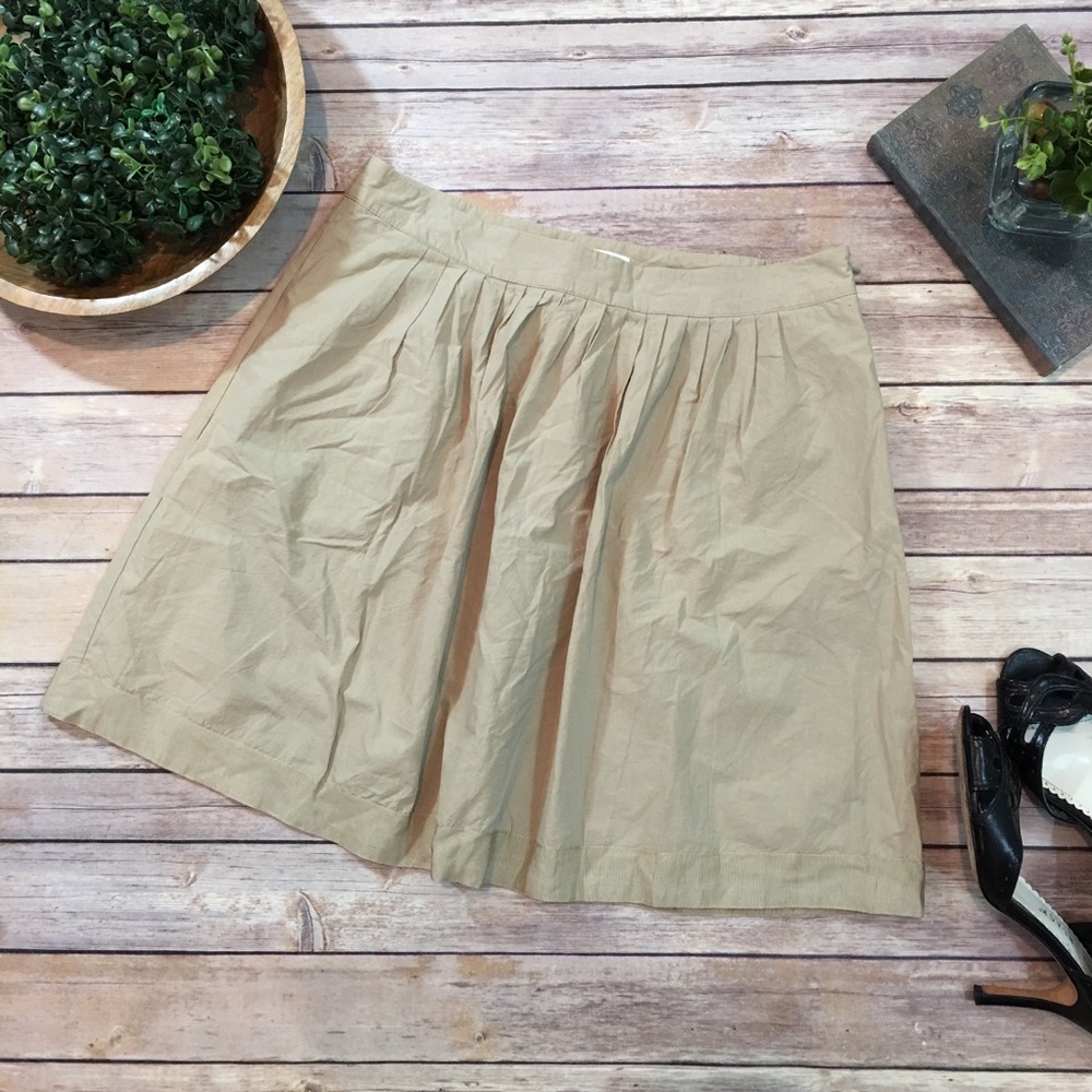 Size 6 Banana Republic Pleated A-line Tan Skirt